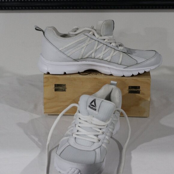 Reebok Runner white in color comfortable runner - Picture 1 of 6